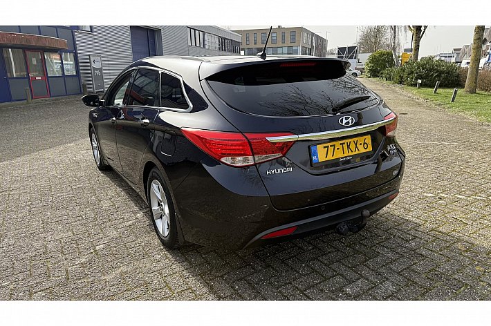 Hyundai i40 Wagon 1.6 GDI Blue Business Edition , AIRCO, NAVI, CRUISE, PDC VOOR EN ACHTER, TREKHAAK, ACHTERUITRIJCAMERA, LICHT METALENVELGEN, INKLAPBARE SPIEGELS, 6 BAK, SCHERPE VASTE PRIJS !!!