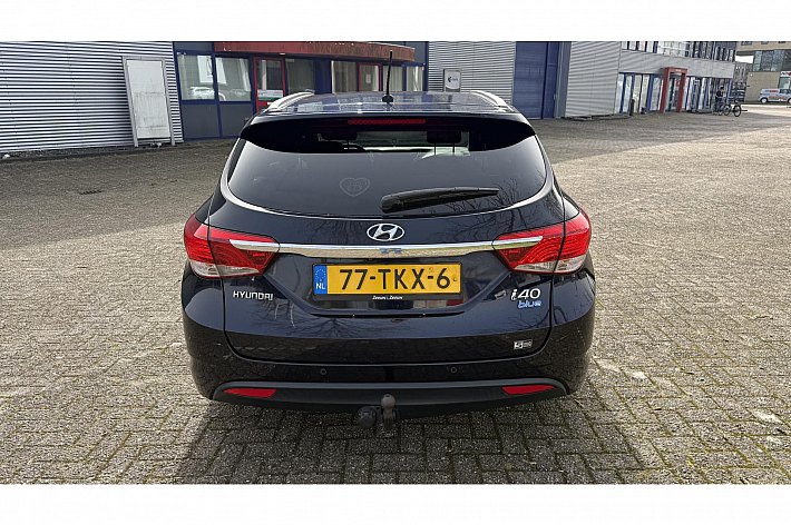 Hyundai i40 Wagon 1.6 GDI Blue Business Edition , AIRCO, NAVI, CRUISE, PDC VOOR EN ACHTER, TREKHAAK, ACHTERUITRIJCAMERA, LICHT METALENVELGEN, INKLAPBARE SPIEGELS, 6 BAK, SCHERPE VASTE PRIJS !!!