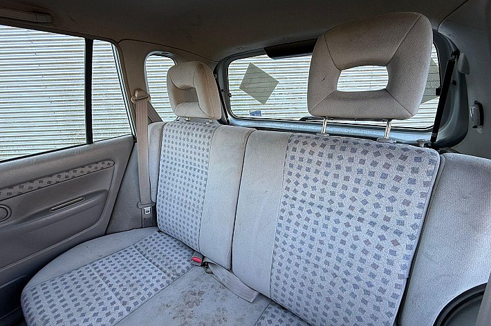 Mazda Demio 1.5 Exclusive , AUTOMAAT, TREKHAAK, APK 17-3-2027, ELECTR RAMEN VOOR, ZEER GOED RIJDENDE AUTOMAAT VOOR DE KLEINE BEURS