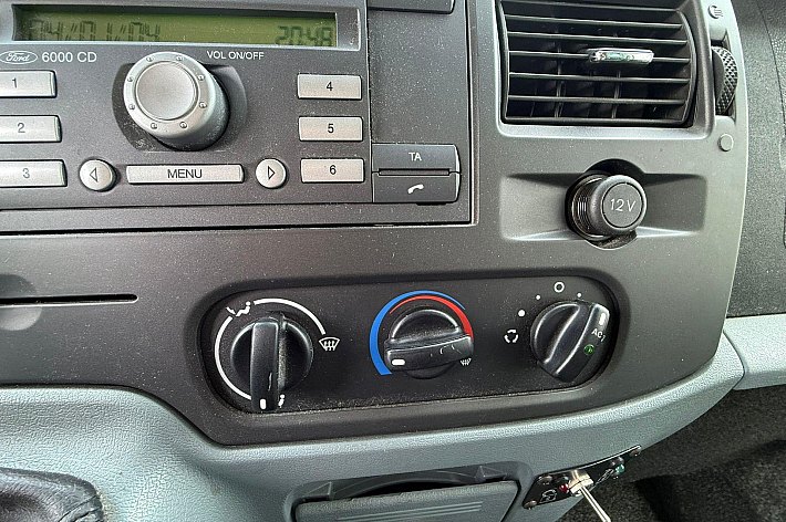 Ford Transit 300S 2.2 TDCI SHD , AIRCO, EURO 5, CRUISE CONTROLE, LAGE KM, KEURIG ONDERHOUDEN, EX-INVALDE, LIFT GAAT ER VOOR NL UIT, VOOR EXPORT BLIJFT HIJ ZITTEN, RIJDT GOED