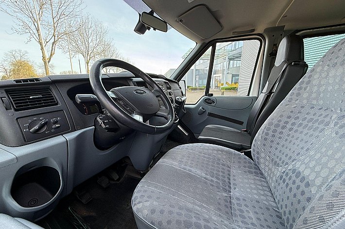 Ford Transit 300S 2.2 TDCI SHD , AIRCO, EURO 5, CRUISE CONTROLE, LAGE KM, KEURIG ONDERHOUDEN, EX-INVALDE, LIFT GAAT ER VOOR NL UIT, VOOR EXPORT BLIJFT HIJ ZITTEN, RIJDT GOED