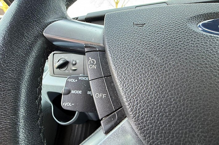 Ford Transit 300S 2.2 TDCI SHD , AIRCO, EURO 5, CRUISE CONTROLE, LAGE KM, KEURIG ONDERHOUDEN, EX-INVALDE, LIFT GAAT ER VOOR NL UIT, VOOR EXPORT BLIJFT HIJ ZITTEN, RIJDT GOED