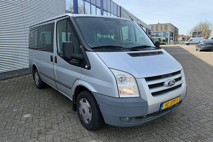 Ford Transit 300S 2.2 TDCI SHD , AIRCO, EURO 5, CRUISE CONTROLE, LAGE KM, KEURIG ONDERHOUDEN, EX-INVALDE, LIFT GAAT ER VOOR NL UIT, VOOR EXPORT BLIJFT HIJ ZITTEN, RIJDT GOED