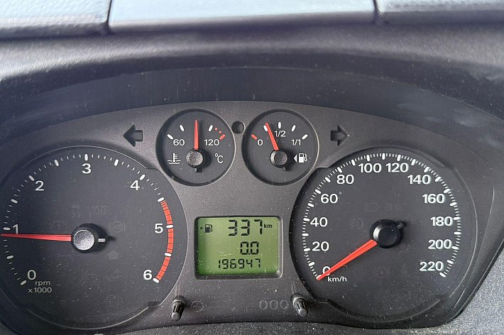 Ford Transit 300S 2.2 TDCI SHD , AIRCO, EURO 5, CRUISE CONTROLE, LAGE KM, KEURIG ONDERHOUDEN, EX-INVALDE, LIFT GAAT ER VOOR NL UIT, VOOR EXPORT BLIJFT HIJ ZITTEN, RIJDT GOED