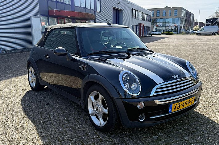 MINI Cabrio 1.6 Cooper , CABRIO ELEKTRISCH DAK, GOED WERKEND, AIRCO, HALF LEDER, STOELVERWARMING, ELECTRISCHE SPIEGELS, GOED ONDERHOUDEN, BOEKJES AANWEZIG.