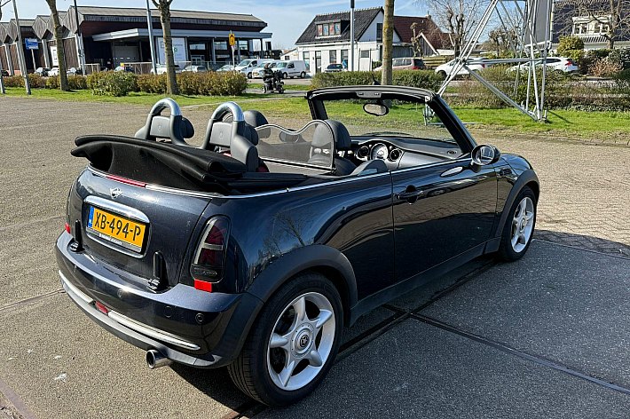 MINI Cabrio 1.6 Cooper , CABRIO ELEKTRISCH DAK, GOED WERKEND, AIRCO, HALF LEDER, STOELVERWARMING, ELECTRISCHE SPIEGELS, GOED ONDERHOUDEN, BOEKJES AANWEZIG.
