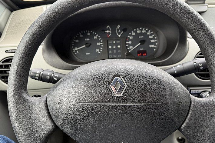 Renault Kangoo Express 1.5 dCi 80 Grand Confort , 124.930 KM NAP, NET NIEUWE DISTRIBUTIE EN ONDERHOUD GEHAD, EX INVALIDE IDEAAL VOOR VERVOER SCOOTER OF MOTOREN, GORDELS ACHTER NIET MEER AANWEZIG DUS NIET GESCHIKT MEER VOOR ROLSTOELVERVOER