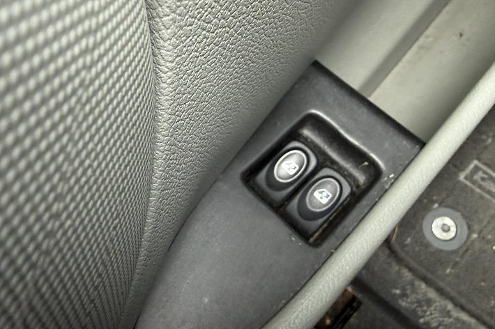 Renault Kangoo Express 1.5 dCi 80 Grand Confort , 124.930 KM NAP, NET NIEUWE DISTRIBUTIE EN ONDERHOUD GEHAD, EX INVALIDE IDEAAL VOOR VERVOER SCOOTER OF MOTOREN, GORDELS ACHTER NIET MEER AANWEZIG DUS NIET GESCHIKT MEER VOOR ROLSTOELVERVOER