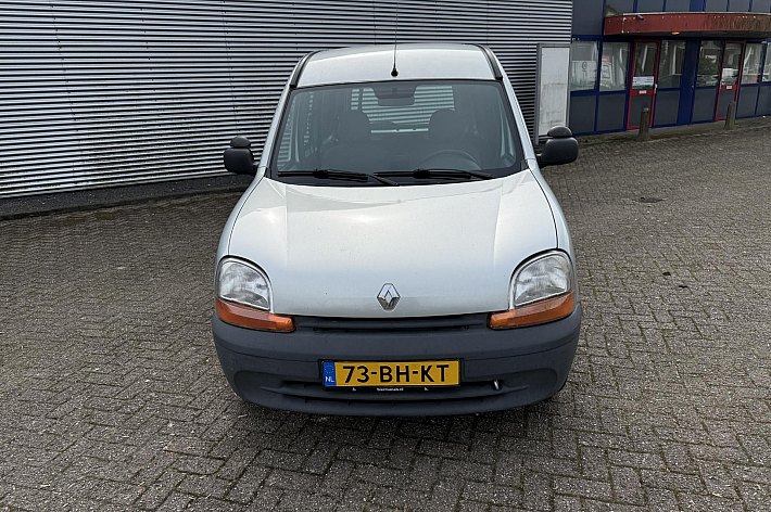 Renault Kangoo Express 1.5 dCi 80 Grand Confort , 124.934 KM NAP, NET NIEUWE DISTRIBUTIE EN ONDERHOUD GEHAD, EX INVALIDE IDEAAL VOOR VERVOER SCOOTER OF MOTOREN, GORDELS ACHTER NIET MEER AANWEZIG DUS NIET GESCHIKT MEER VOOR ROLSTOELVERVOER