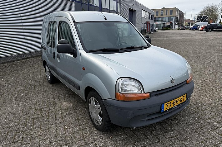 Renault Kangoo Express 1.5 dCi 80 Grand Confort , 124.930 KM NAP, NET NIEUWE DISTRIBUTIE EN ONDERHOUD GEHAD, EX INVALIDE IDEAAL VOOR VERVOER SCOOTER OF MOTOREN, GORDELS ACHTER NIET MEER AANWEZIG DUS NIET GESCHIKT MEER VOOR ROLSTOELVERVOER