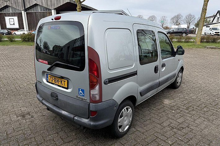 Renault Kangoo Express 1.5 dCi 80 Grand Confort , 124.930 KM NAP, NET NIEUWE DISTRIBUTIE EN ONDERHOUD GEHAD, EX INVALIDE IDEAAL VOOR VERVOER SCOOTER OF MOTOREN, GORDELS ACHTER NIET MEER AANWEZIG DUS NIET GESCHIKT MEER VOOR ROLSTOELVERVOER