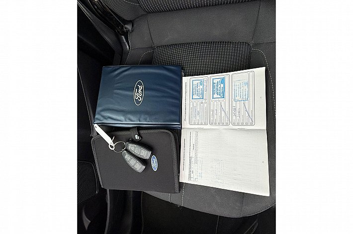 Ford B-MAX 1.0 EcoBoost Titanium , CLIMA, CRUISE CONTROLE,TREKHAAK,  ACHTERUITRIJ CAMERA, NAVI, PDC VOOR EN ACHTER, 100% ONDERHOUDEN, BOEKJES AANWEZIG, SUPER NETTE EN PERFECT RIJDENDE AUTO