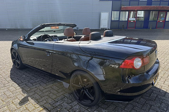 Volkswagen Eos 2.0-16v FSI , CABRIO, AIRCO, CRUISE CONTROLE, PDC, LEDER, DAK WERKT GOED, ZELF NETJES MAKEN, INTERIEUR NIET NETJES, STAAT GOED OP DE BANDEN, LOOPT, RIJDT EN SCHAKELT, LEUKE AUTO OM DE PUNTJES OP DE I TE ZETTEN, ZO INGERUILD ZO WEER WEG VOOR MOOIE MEENEEMP