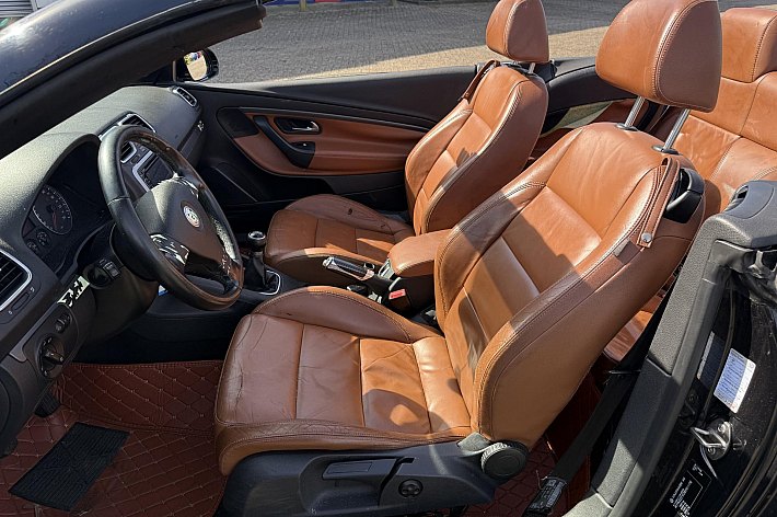 Volkswagen Eos 2.0-16v FSI , CABRIO, AIRCO, CRUISE CONTROLE, PDC, LEDER, DAK WERKT GOED, ZELF NETJES MAKEN, INTERIEUR NIET NETJES, STAAT GOED OP DE BANDEN, LOOPT, RIJDT EN SCHAKELT, LEUKE AUTO OM DE PUNTJES OP DE I TE ZETTEN, ZO INGERUILD ZO WEER WEG VOOR MOOIE MEENEEMP