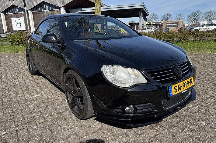 Volkswagen Eos 2.0-16v FSI , CABRIO, AIRCO, CRUISE CONTROLE, PDC, LEDER, DAK WERKT GOED, ZELF NETJES MAKEN, INTERIEUR NIET NETJES, STAAT GOED OP DE BANDEN, LOOPT, RIJDT EN SCHAKELT, LEUKE AUTO OM DE PUNTJES OP DE I TE ZETTEN, ZO INGERUILD ZO WEER WEG VOOR MOOIE MEENEEMP
