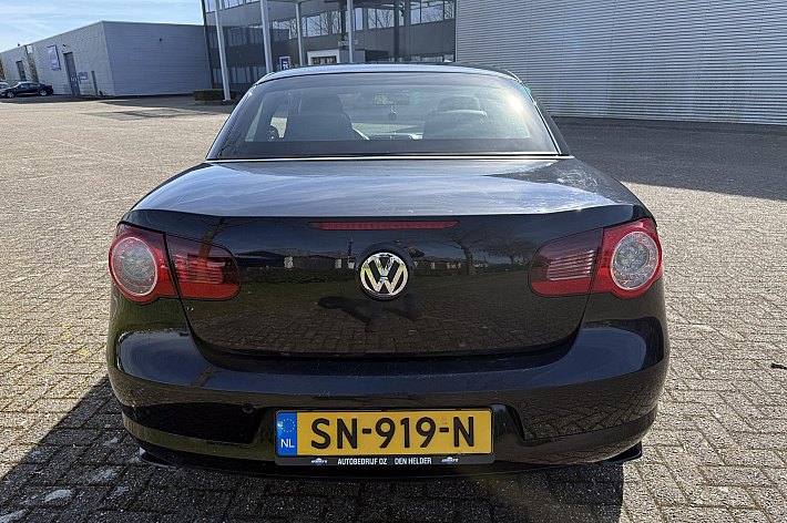 Volkswagen Eos 2.0-16v FSI , CABRIO, AIRCO, CRUISE CONTROLE, PDC, LEDER, DAK WERKT GOED, ZELF NETJES MAKEN, INTERIEUR NIET NETJES, STAAT GOED OP DE BANDEN, LOOPT, RIJDT EN SCHAKELT, LEUKE AUTO OM DE PUNTJES OP DE I TE ZETTEN, ZO INGERUILD ZO WEER WEG VOOR MOOIE MEENEEMP