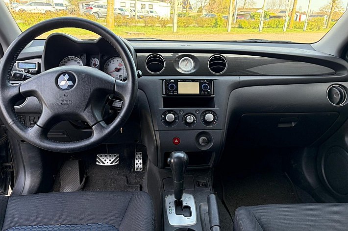 Mitsubishi Outlander Sport 2.4 Invite Scott 4WD , AUTOMAAT, AIRCO, CRUISE CONTROLE, PDC, RADIO/NAVIGATIE, 4X4, 4x ZGAN VREDESTEIN BANDEN, DISTRIBUTIE REEDS VERVANGEN, ZEER GOED RIJDENDE 4WD