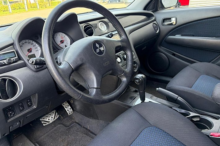 Mitsubishi Outlander Sport 2.4 Invite Scott 4WD , AUTOMAAT, AIRCO, CRUISE CONTROLE, PDC, RADIO/NAVIGATIE, 4X4, 4x ZGAN VREDESTEIN BANDEN, DISTRIBUTIE REEDS VERVANGEN, ZEER GOED RIJDENDE 4WD