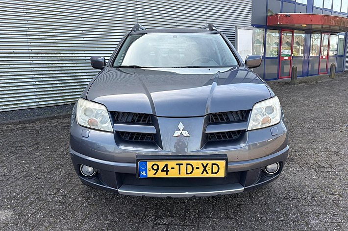 Mitsubishi Outlander Sport 2.4 Invite Scott 4WD , AUTOMAAT, AIRCO, CRUISE CONTROLE, PDC, RADIO/NAVIGATIE, 4X4, 4x ZGAN VREDESTEIN BANDEN, DISTRIBUTIE REEDS VERVANGEN, ZEER GOED RIJDENDE 4WD