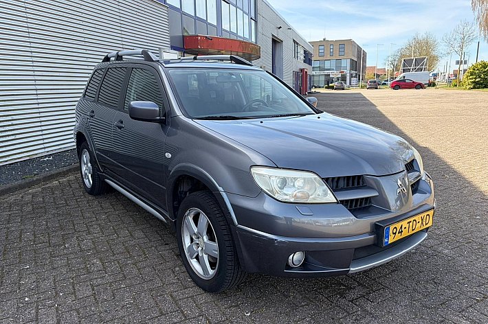 Mitsubishi Outlander Sport 2.4 Invite Scott 4WD , AUTOMAAT, AIRCO, CRUISE CONTROLE, PDC, 4X4, 4x ZGAN VREDESTEIN BANDEN, DISTRIBUTIE REEDS VERVANGEN, STERKE CARAVAN TREKKER, ZEER GOED RIJDENDE 4WD