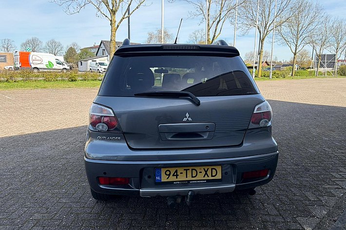 Mitsubishi Outlander Sport 2.4 Invite Scott 4WD , AUTOMAAT, AIRCO, CRUISE CONTROLE, PDC, 4X4, 4x ZGAN VREDESTEIN BANDEN, DISTRIBUTIE REEDS VERVANGEN, STERKE CARAVAN TREKKER, ZEER GOED RIJDENDE 4WD