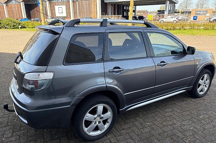 Mitsubishi Outlander Sport 2.4 Invite Scott 4WD , AUTOMAAT, AIRCO, CRUISE CONTROLE, PDC, RADIO/NAVIGATIE, 4X4, 4x ZGAN VREDESTEIN BANDEN, DISTRIBUTIE REEDS VERVANGEN, ZEER GOED RIJDENDE 4WD