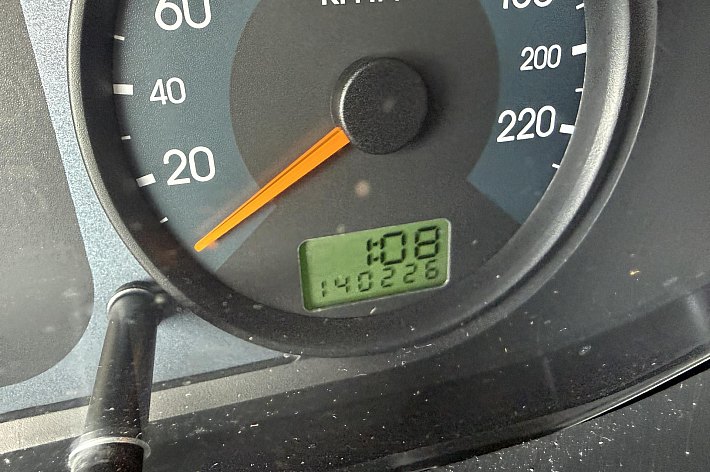 Ford Fiesta 1.4-16V Ambiente , AUTOMAAT, RIJDT GOED, INRUILER VOOR EEN KLEIN PRIJSJE, ZO MEENEMEN, NAKIJKEN EN PROEFRIJDEN GEEN PROBLEEM, GARANTIE GEEN. AUTO IS NIET SUPER NETJES