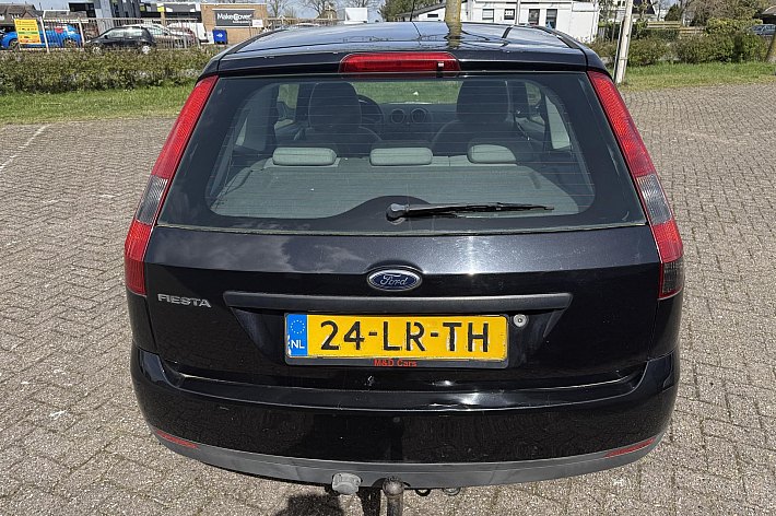 Ford Fiesta 1.4-16V Ambiente , AUTOMAAT, RIJDT GOED, INRUILER VOOR EEN KLEIN PRIJSJE, ZO MEENEMEN, NAKIJKEN EN PROEFRIJDEN GEEN PROBLEEM, GARANTIE GEEN. AUTO IS NIET SUPER NETJES