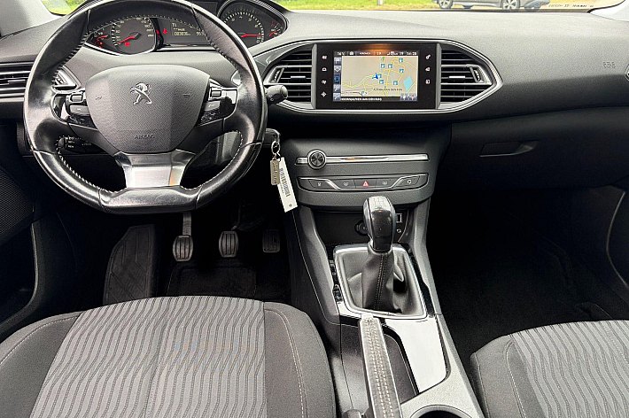 Peugeot 308 SW 1.2 PureTech Access , 83836 KM, AIRCO, PDC ACHTER, CRUISE, NAVI, TREKHAAK, 1e EIGENAAR, ZEER GOED RIJDENDE EN ZUINIGE 308