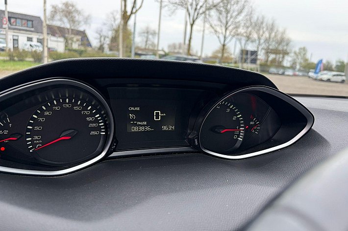 Peugeot 308 SW 1.2 PureTech Access , 83836 KM, AIRCO, PDC ACHTER, CRUISE, NAVI, TREKHAAK, 1e EIGENAAR, ZEER GOED RIJDENDE EN ZUINIGE 308