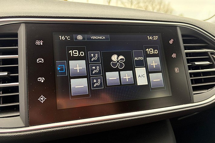 Peugeot 308 SW 1.2 PureTech Access , 83836 KM, AIRCO, PDC ACHTER, CRUISE, NAVI, TREKHAAK, 1e EIGENAAR, ZEER GOED RIJDENDE EN ZUINIGE 308