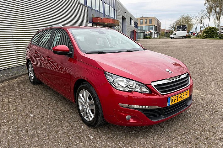Peugeot 308 SW 1.2 PureTech Access , 83836 KM, AIRCO, PDC ACHTER, CRUISE, NAVI, TREKHAAK, 1e EIGENAAR, ZEER GOED RIJDENDE EN ZUINIGE 308