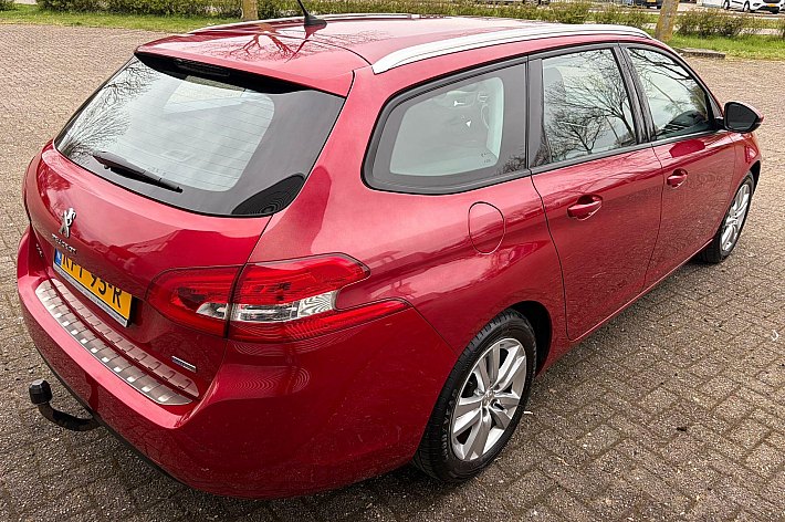 Peugeot 308 SW 1.2 PureTech Access , 83836 KM, AIRCO, PDC ACHTER, CRUISE, NAVI, TREKHAAK, 1e EIGENAAR, ZEER GOED RIJDENDE EN ZUINIGE 308