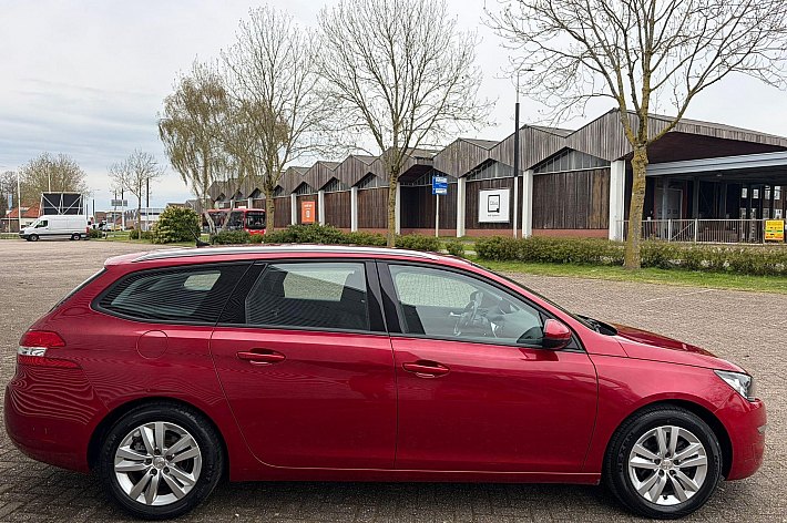 Peugeot 308 SW 1.2 PureTech Access , 83836 KM, AIRCO, PDC ACHTER, CRUISE, NAVI, TREKHAAK, 1e EIGENAAR, ZEER GOED RIJDENDE EN ZUINIGE 308