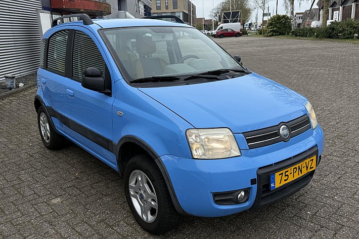 Fiat Panda 1.2 Professional 4x4 , AIRCO (WERKT), GOEDE BANDEN, NWE KOPPELING, 177.905 KM, KANS VOOR IEMAND DIE EEN BETAALBARE WIL, ZELF BEETJE OPKNAPPEN, RIJDT EN SCHAKELT, VOL JAAR APK, RECHTER ACHTERDEUR KLEINE BESCHADIGING, INTERIEUR VIES ( ZELF SCHOONMAKEN), DE 