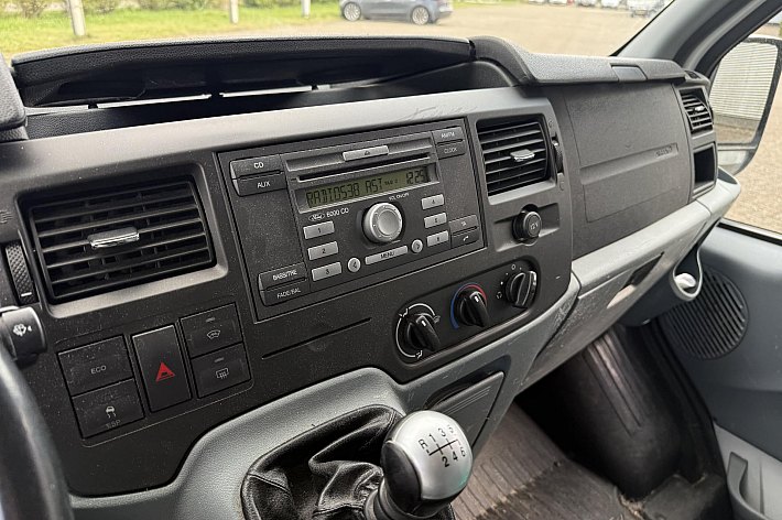 Ford Transit Kombi 300S 2.2 TDCi Ambiente 9 PERSOONS, AIRCO, CRUISE CONTROLE, 6 BAK, INVALIDE LIFT ( GEEN GORDELS VOOR EEN ROLSTOEL VAST TE ZETTEN ERBIJ, DUS NIET GESCHIKT MEER IN NL) EXPORT!!!!