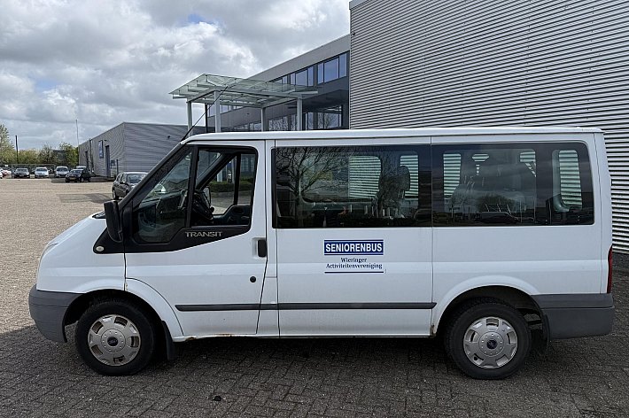 Ford Transit Kombi 300S 2.2 TDCi Ambiente 9 PERSOONS, AIRCO, CRUISE CONTROLE, 6 BAK, INVALIDE LIFT ( GEEN GORDELS VOOR EEN ROLSTOEL VAST TE ZETTEN ERBIJ, DUS NIET GESCHIKT MEER IN NL) EXPORT!!!!