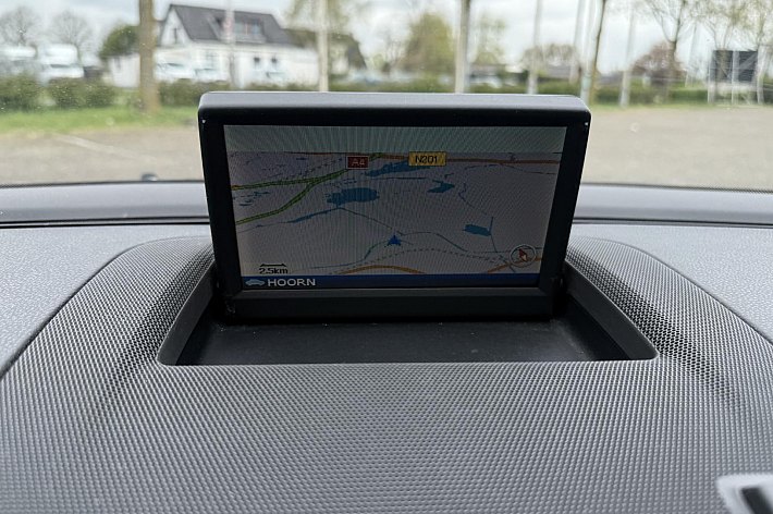 Volvo V50 2.4i Edition II , 100% DEALERONDERHOUDEN, LEER, AUTOMAAT, 170PK, NAVI, CRUISE CONTROLE, PDC, LM VELGEN, BOEKJES COMPLEET, EN VELE ANDERE OPTIES, 4x ELECTR RAMEN, ELECTR SPIEGELS, RIJDT EN SCHAKELT PERFECT,