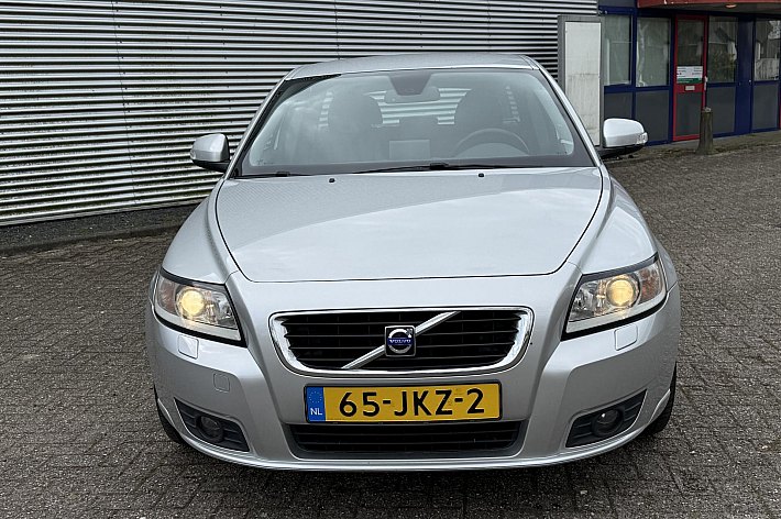 Volvo V50 2.4i Edition II , 100% DEALERONDERHOUDEN, LEER, AUTOMAAT, 170PK, NAVI, CRUISE CONTROLE, PDC, LM VELGEN, BOEKJES COMPLEET, EN VELE ANDERE OPTIES, 4x ELECTR RAMEN, ELECTR SPIEGELS, RIJDT EN SCHAKELT PERFECT,