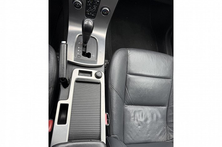 Volvo V50 2.4i Edition II , 100% DEALERONDERHOUDEN, LEER, AUTOMAAT, 170PK, NAVI, CRUISE CONTROLE, PDC, LM VELGEN, BOEKJES COMPLEET, EN VELE ANDERE OPTIES, 4x ELECTR RAMEN, ELECTR SPIEGELS, RIJDT EN SCHAKELT PERFECT,