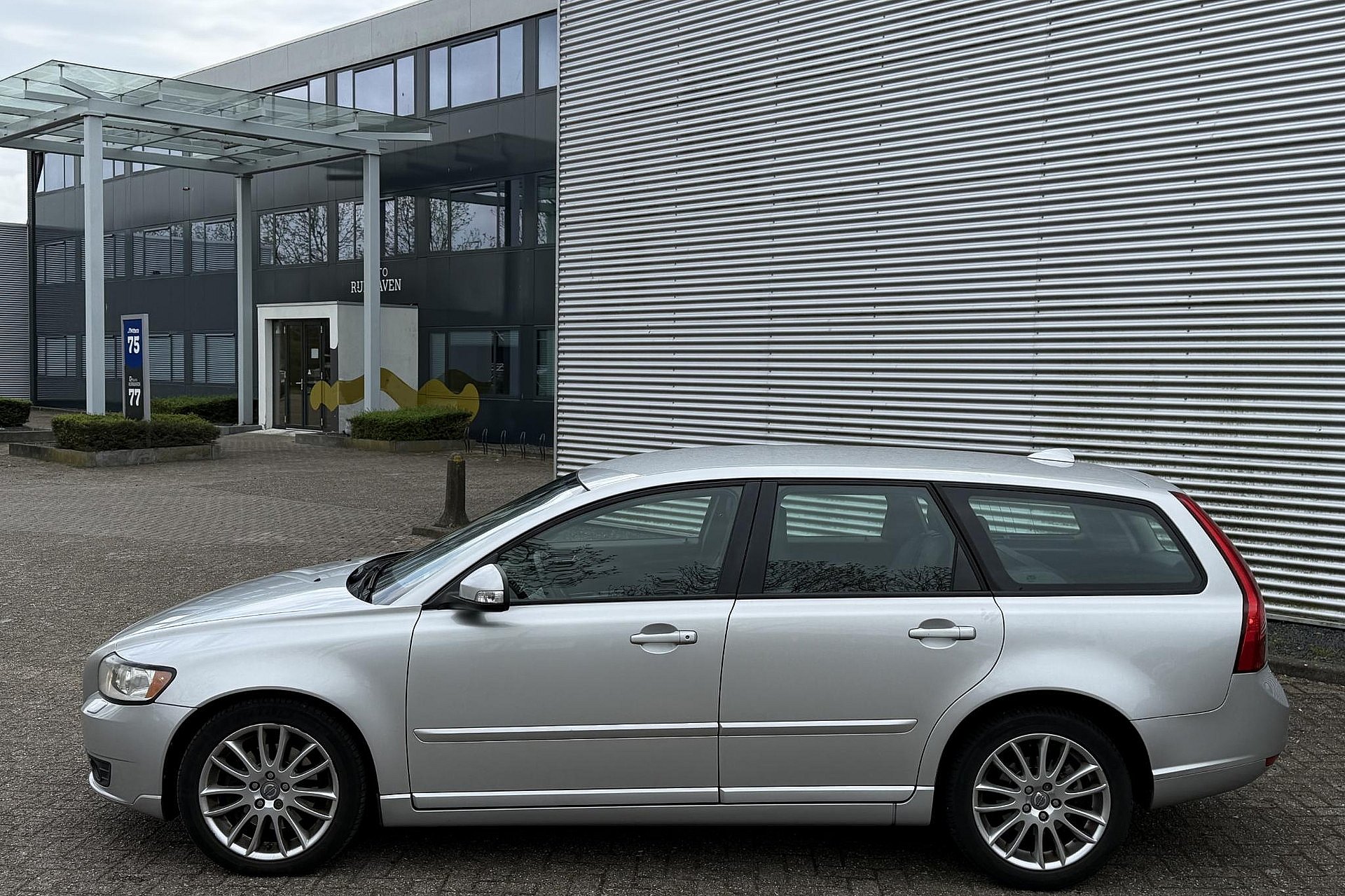 Volvo V50