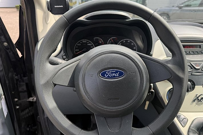 Ford Ka 1.2 Cool&Sound , AIRCO, ZEER NETJES, KEURIG ONDERHOUDEN, RIJDT PERFECT, BOEKJES, AIRCO STEENKOUD!