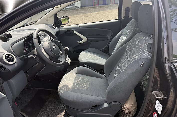 Ford Ka 1.2 Cool&Sound , AIRCO, ZEER NETJES, KEURIG ONDERHOUDEN, RIJDT PERFECT, BOEKJES, AIRCO STEENKOUD!