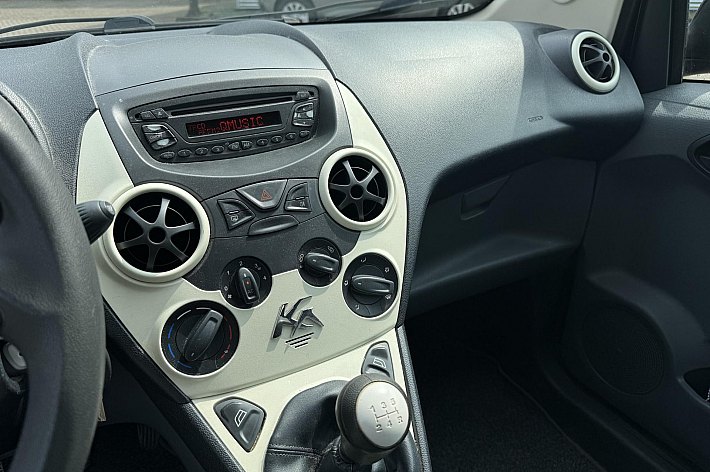 Ford Ka 1.2 Cool&Sound , AIRCO, ZEER NETJES, KEURIG ONDERHOUDEN, RIJDT PERFECT, BOEKJES, AIRCO STEENKOUD!