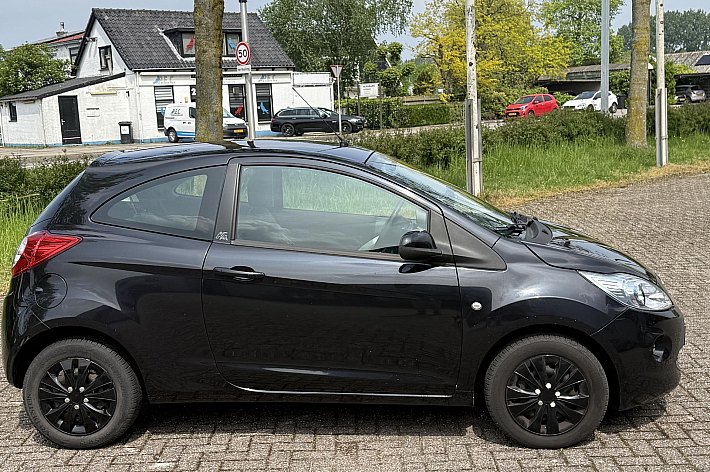 Ford Ka 1.2 Cool&Sound , AIRCO, ZEER NETJES, KEURIG ONDERHOUDEN, RIJDT PERFECT, BOEKJES, AIRCO STEENKOUD!