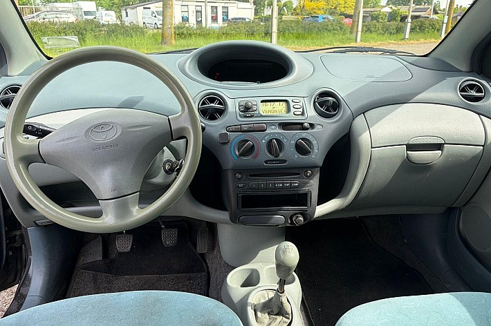 Toyota Yaris 1.3-16V VVT-i Sol , AIRCO, NWE APK, RIJDT EN SCHAKELT GOED, SUPER BETROUWBAAR EN DEGELIJKE TOYOTA