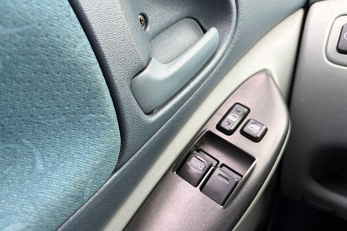 Toyota Yaris 1.3-16V VVT-i Sol , AIRCO, NWE APK, RIJDT EN SCHAKELT GOED, SUPER BETROUWBAAR EN DEGELIJKE TOYOTA