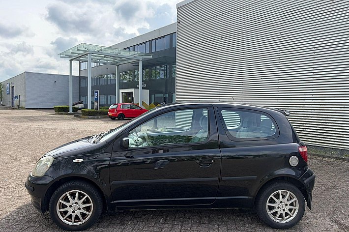 Toyota Yaris 1.3-16V VVT-i Sol , AIRCO, NWE APK, RIJDT EN SCHAKELT GOED, SUPER BETROUWBAAR EN DEGELIJKE TOYOTA