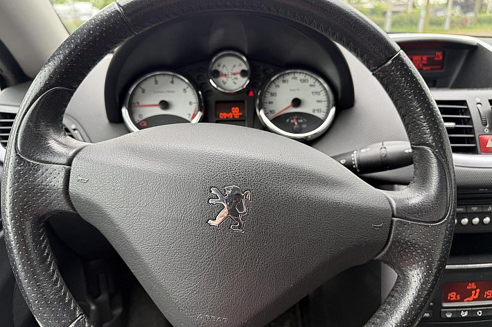 Peugeot 207 CC 1.6 VTi AIRCO, SLECHTS 94.970 KM, INRUILER ZO MEENEMEN SPORTVELGEN, BOEKJES AANWEZIG, INRUIL MOGELIJK