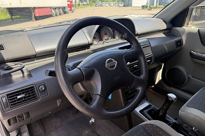 Nissan X-Trail 2.0 Sport Plus , 4WD, CLIMA/AIRCO, ELECT RAMEN, TREKHAAK, BOEKJES AANWEZIG, RIJDT SUPER, HOOGZITTER, IDEALE VAKANTIE AUTO, EXPORT TOPPER !!